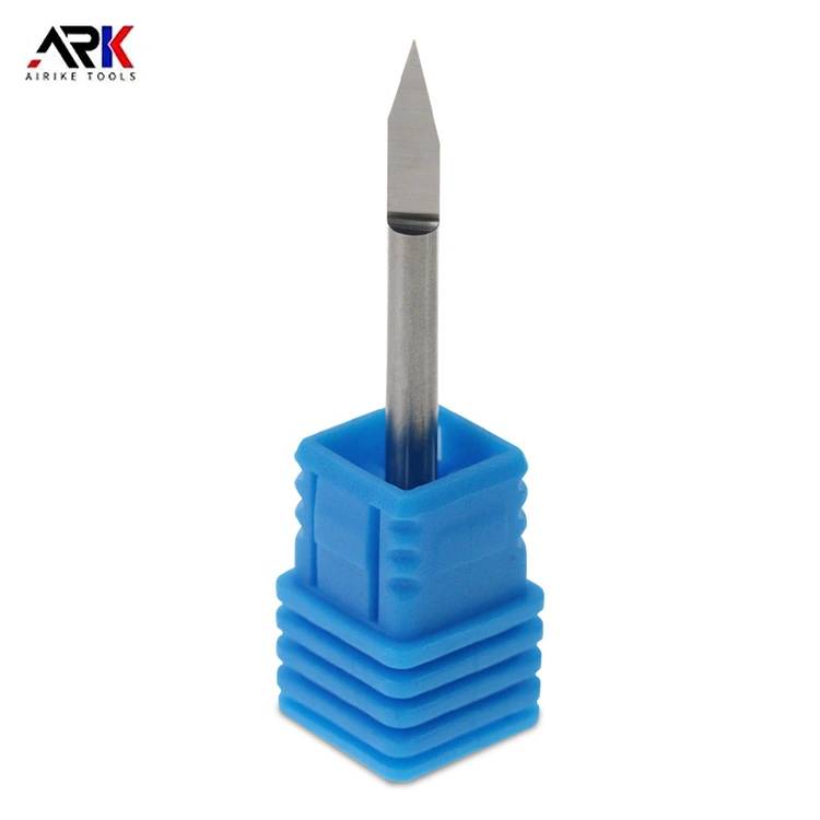 Coltello piatto a punta bassa