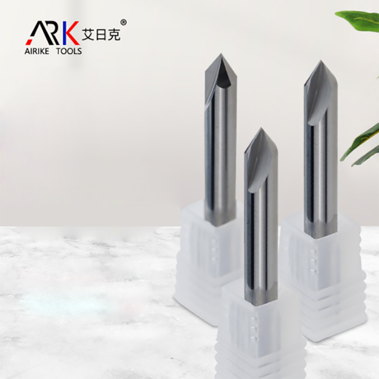 Qual è l'angolo di macinazione della taglierina di smussatura?